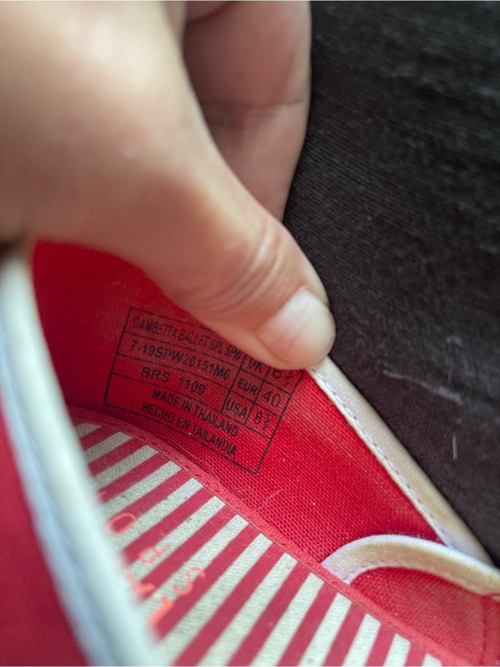Lacoste Red Canvas Women's Slip-On Flats with Crocodile Logo - Picture 4 of 4